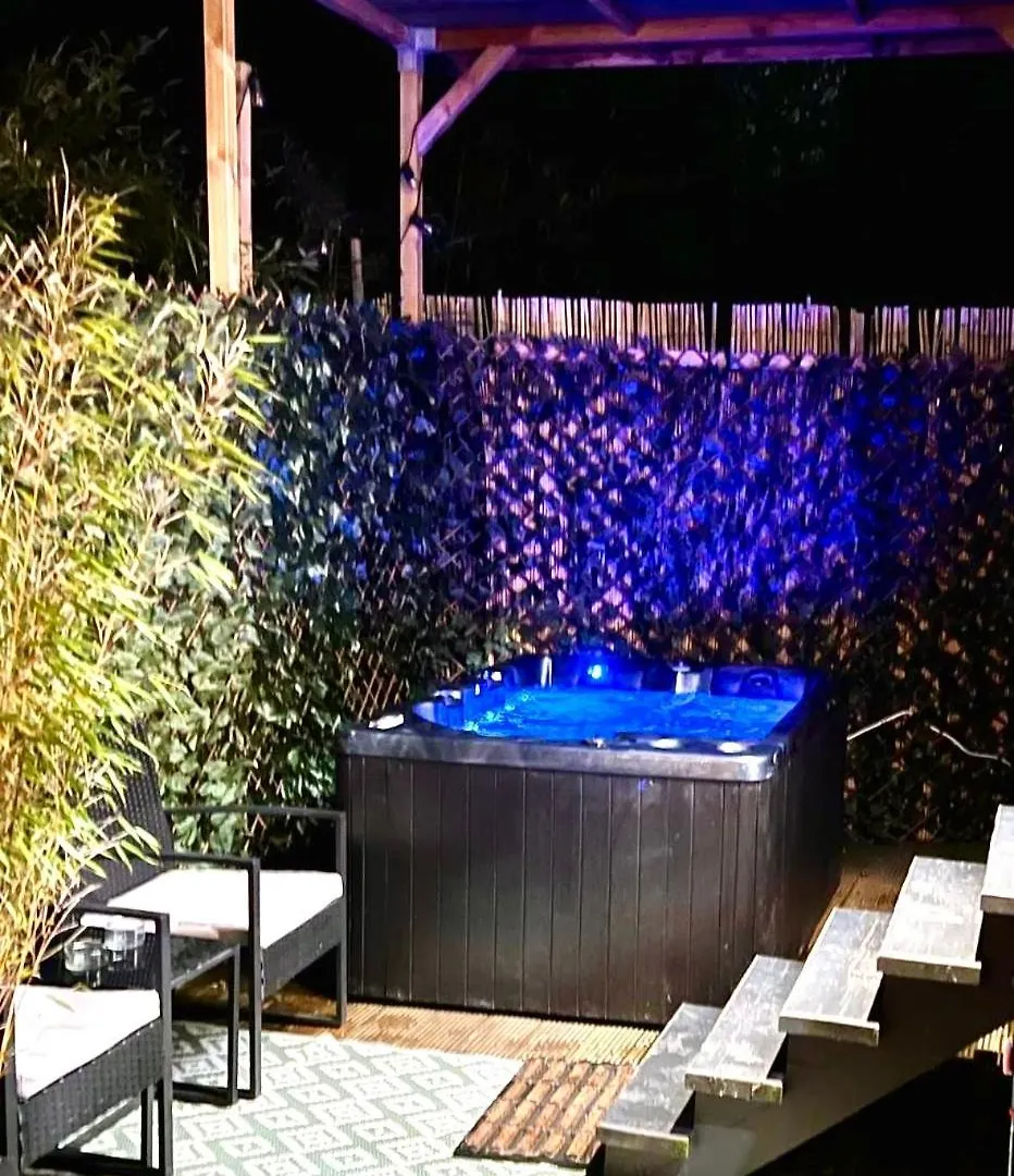Tiny House With Garden And Jacuzzi Near Amsterdam Villa Vijfhuizen Netherlands